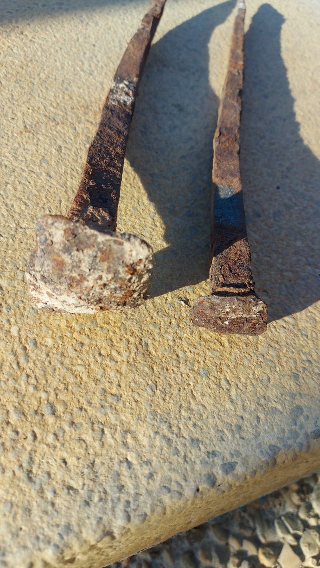 Clavos antiguos de forja