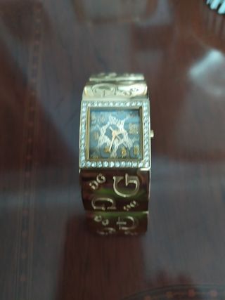 reloj guess, bonito  regalo