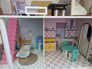 casa madera muñecas