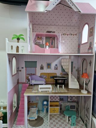 casa madera muñecas