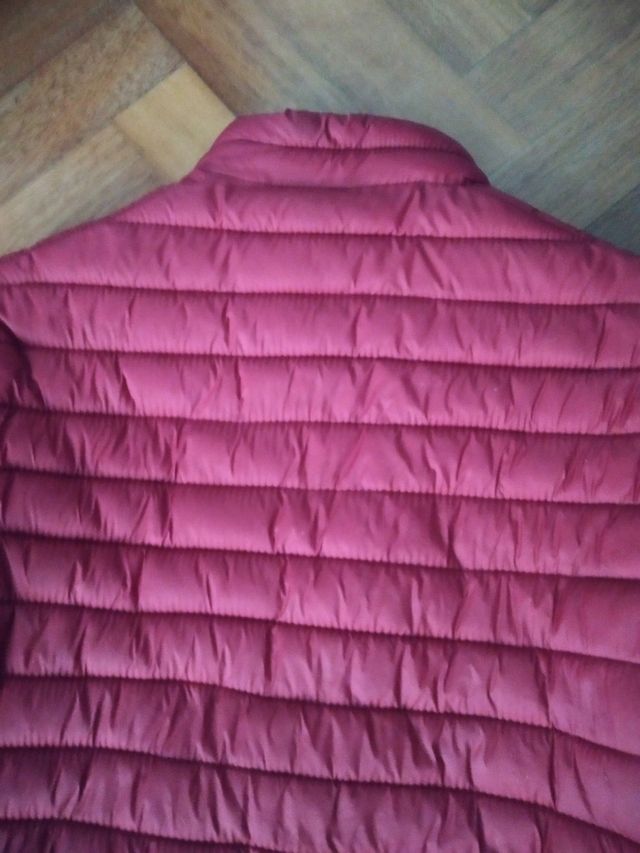 Cazadora de abrigo. Granate. Talla L