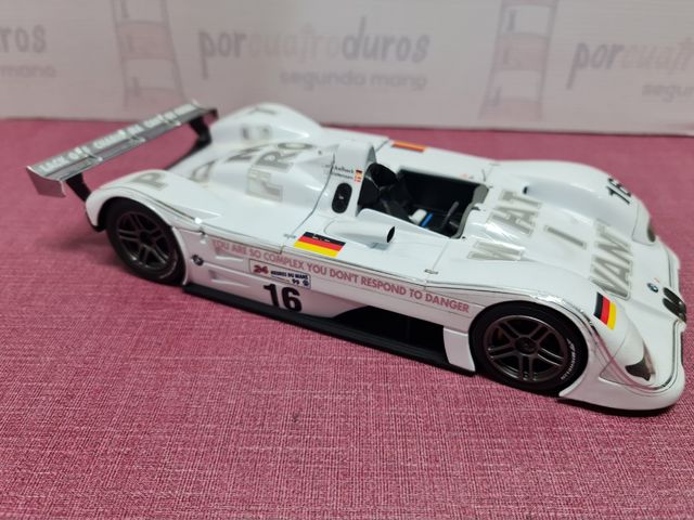 KYOSHO 1/18 BMW V12 LMR Sin Espejos