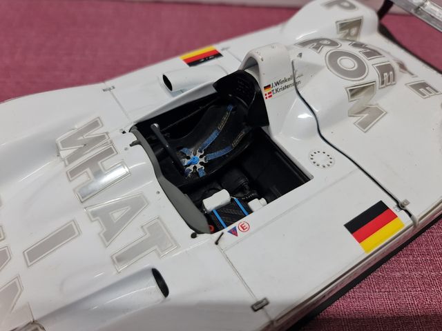 KYOSHO 1/18 BMW V12 LMR Sin Espejos