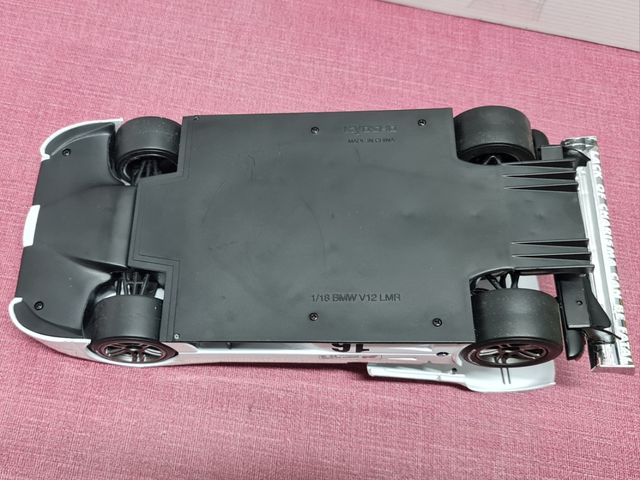 KYOSHO 1/18 BMW V12 LMR Sin Espejos