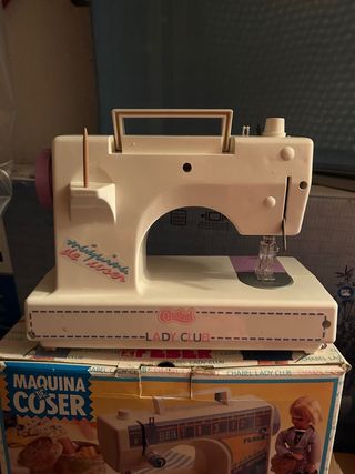 Máquina de coser Chabel de Feber.