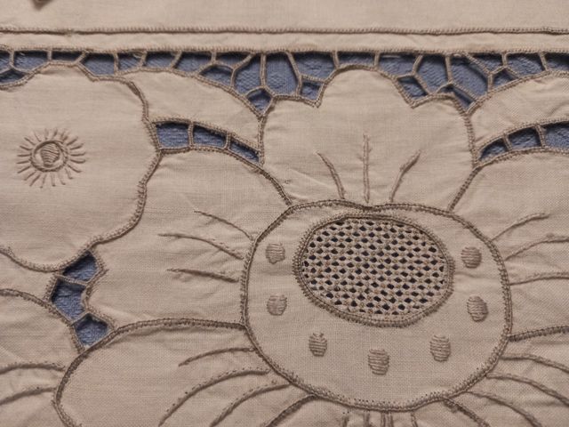 Tovaglia ricamata +10tovaglioli