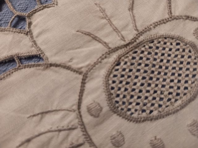 Tovaglia ricamata +10tovaglioli