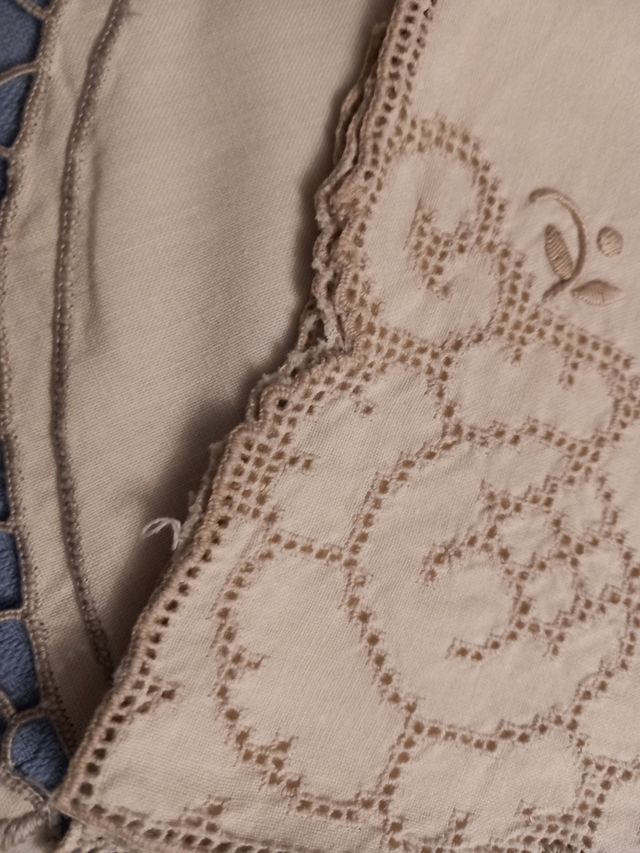 Tovaglia ricamata +10tovaglioli