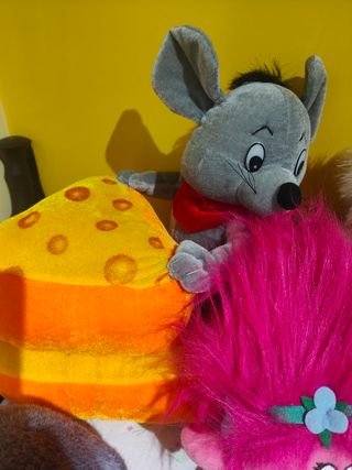 Lote peluches y muñecos