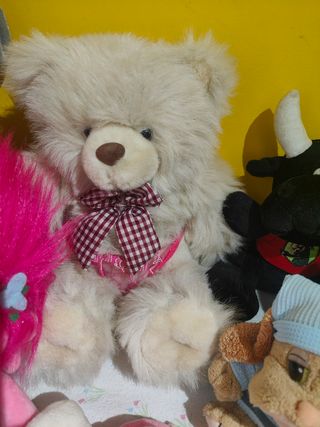 Lote peluches y muñecos