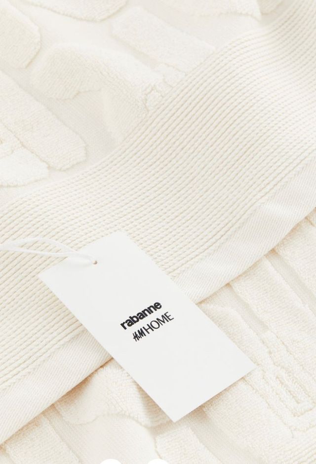Toalla Paco Rabanne x H&M