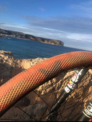 wheelie bike / bici de caballitos