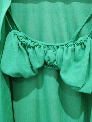 Camisa zara verde talla M con sujetador