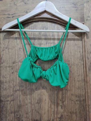 Camisa zara verde talla M con sujetador