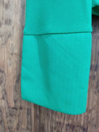 Camisa zara verde talla M con sujetador