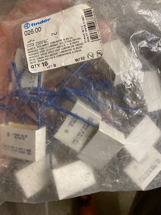 Condensatore pulsante luminosi FINDER 026.00