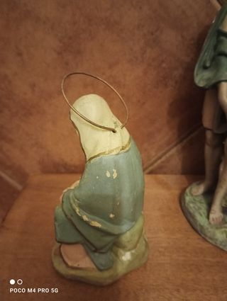 Figura belén muy antigua.