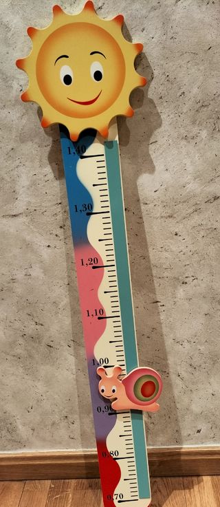 Medidor de madera infantil, a estrenar