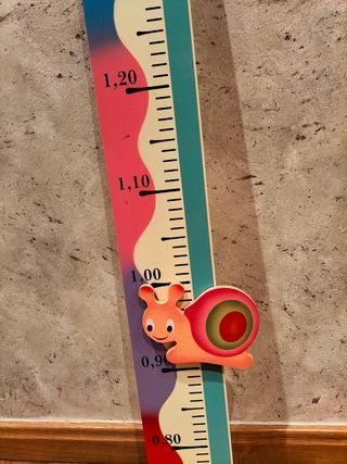 Medidor de madera infantil, a estrenar