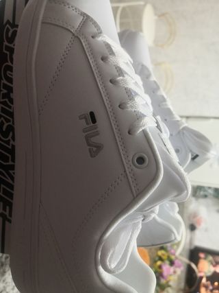 Zapatillas Fila blancas