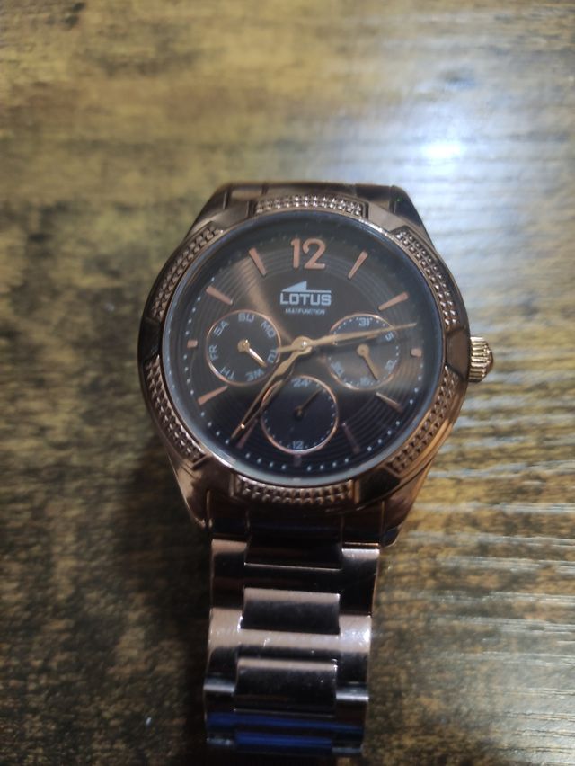 RELOJ LOTUS