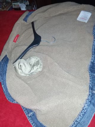 Cazadora vaquera de invierno, River Island.T. 16