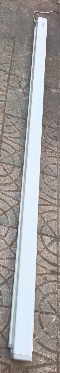 Proyector Panasonic con plantalla