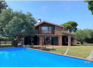 piscina elevada desmontable de lujo