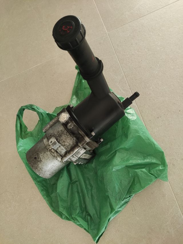 Bomba dirección Peugeot 307