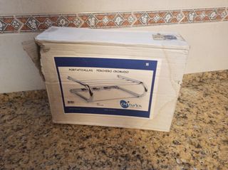 Estante perchero de baño cromado 