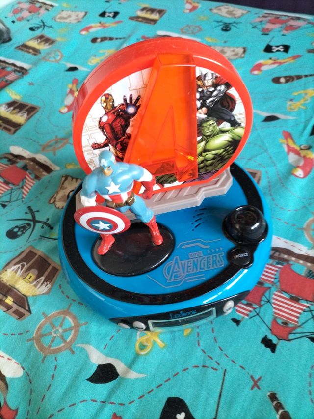 Despertador digital con luz Vengadores