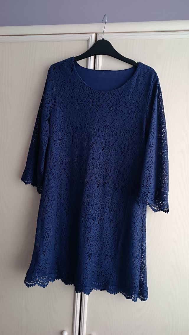 Vestido encaje media manga