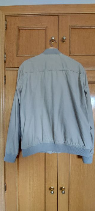  🧥 Chaqueta Jack&Jones Talla L - ¡Como Nueva!