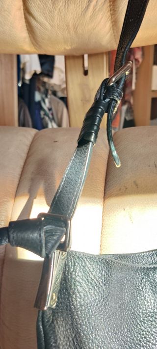 Bolso bandolera de piel genuina, negro.