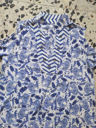 Blusa estampada cut out M
