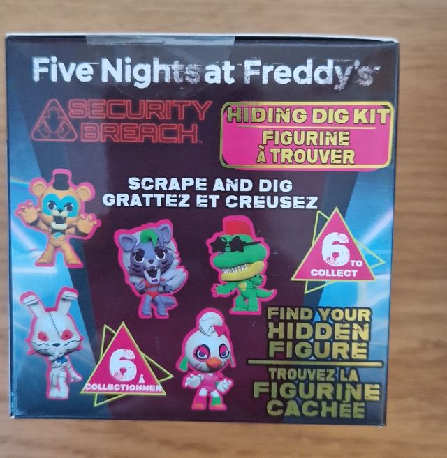 Figura sorpresa. Caja Five Nights at Freddy's FNAF