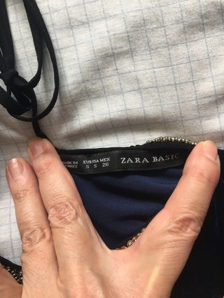 Mono azul y negro. Zara