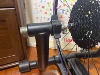 Rodillo de entrenamiento inteligente. BKOOL