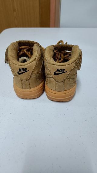 Nike Force 1 Mid LE