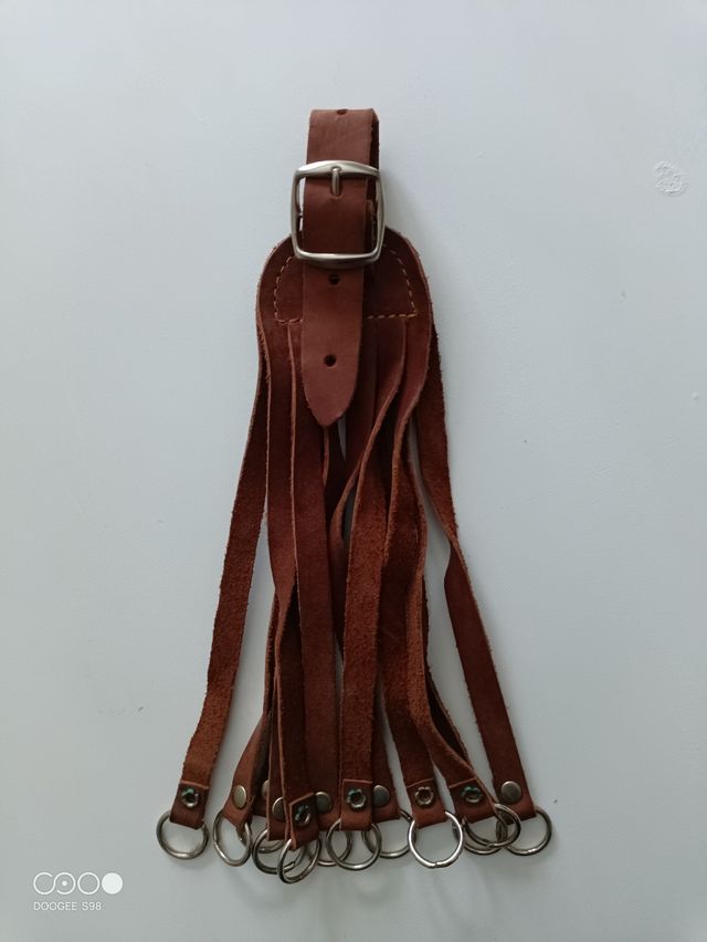 Cimbelero porta aves de caza