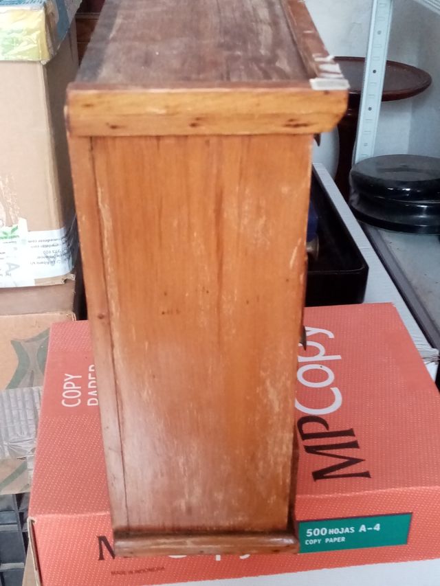 Antiguo mueble auxiliar