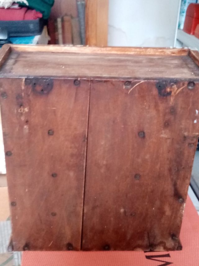 Antiguo mueble auxiliar