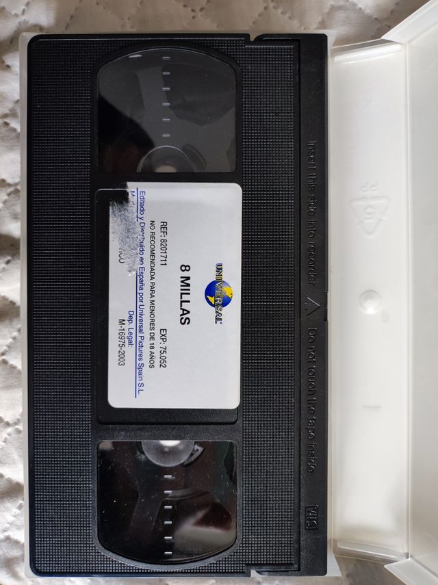 8 Millas VHS