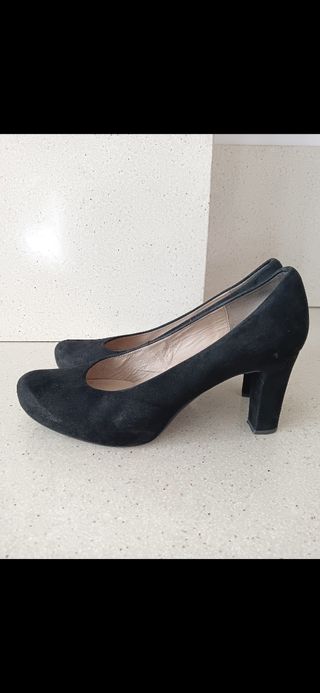 Zapatos UNISA clásicos de salón.