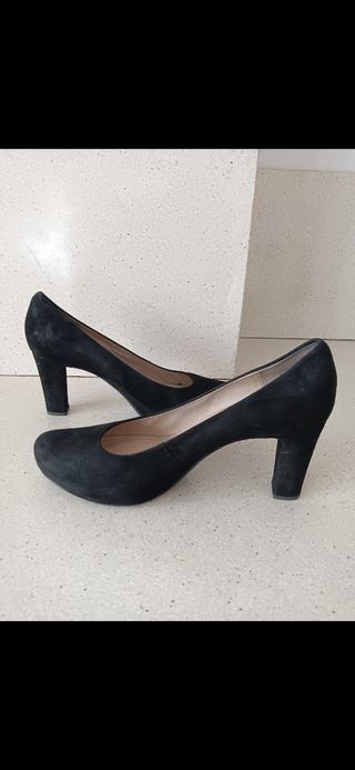 Zapatos UNISA clásicos de salón.