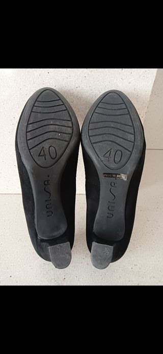 Zapatos UNISA clásicos de salón.