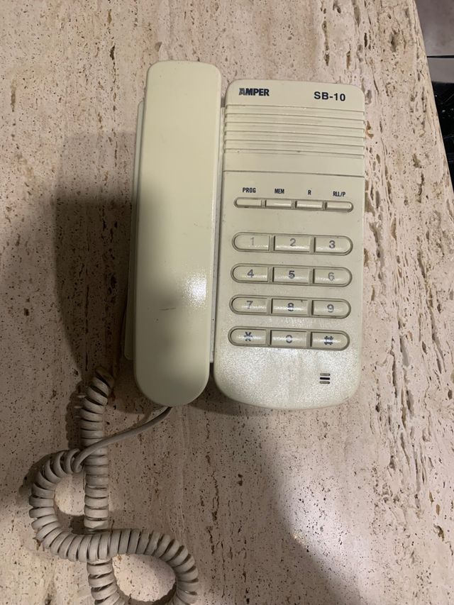 Teléfono de sobremesa Amper SB10.