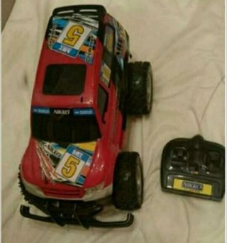 teledirigido grande rojo