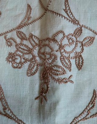 🌷 Mantelería antigua de lino bordada