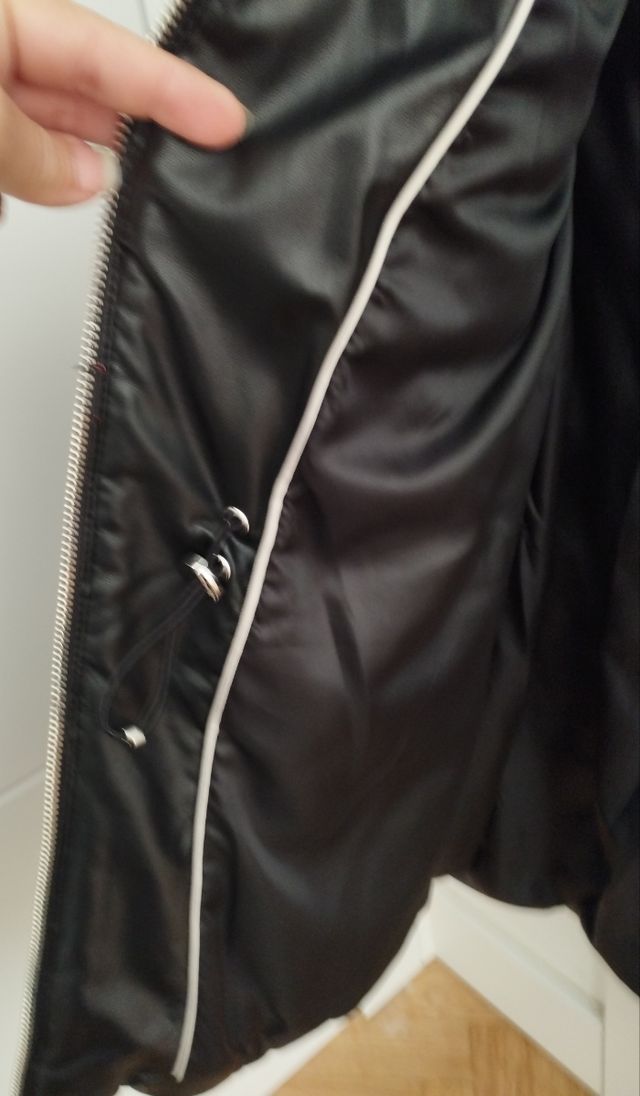 Chaqueta polipiel con capucha nueva